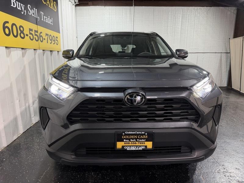 Toyota RAV4 photo 2