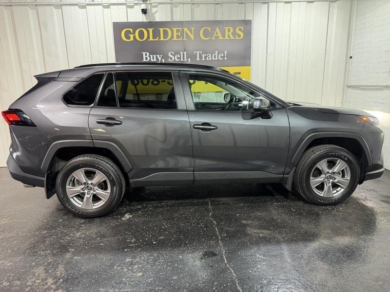 Toyota RAV4 photo 8
