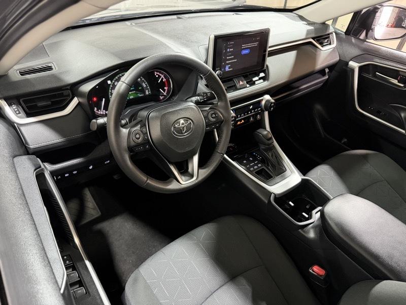 Toyota RAV4 photo 9