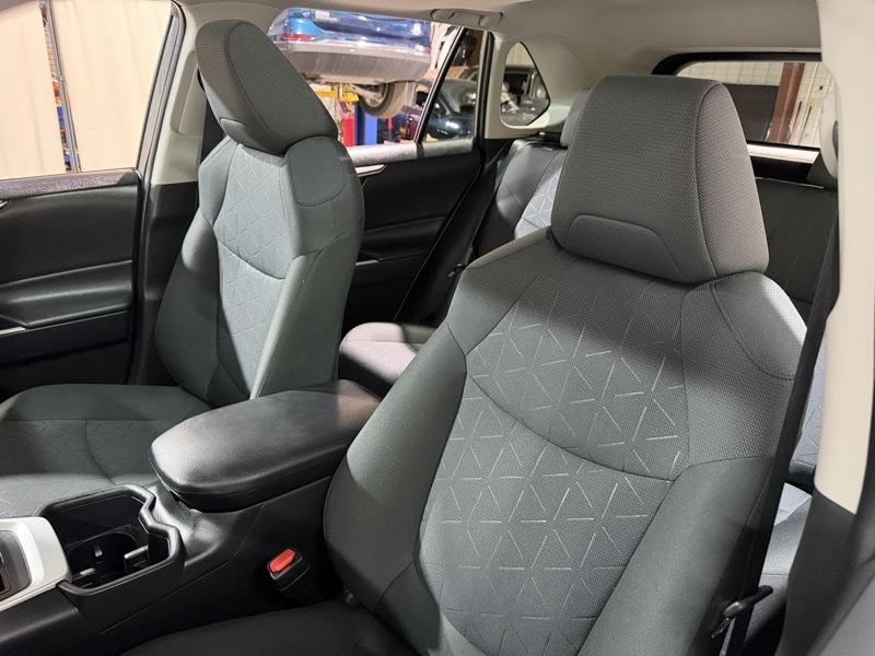 Toyota RAV4 photo 10