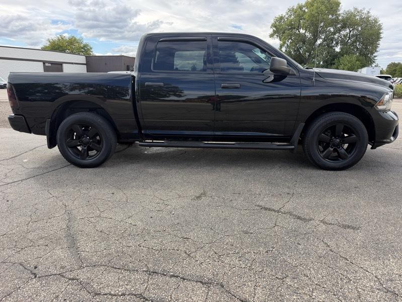 RAM 1500 Express 4x4 Crew Cab 5'7" Box 2014