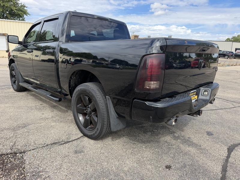 RAM 1500 Express 4x4 Crew Cab 5'7" Box 2014