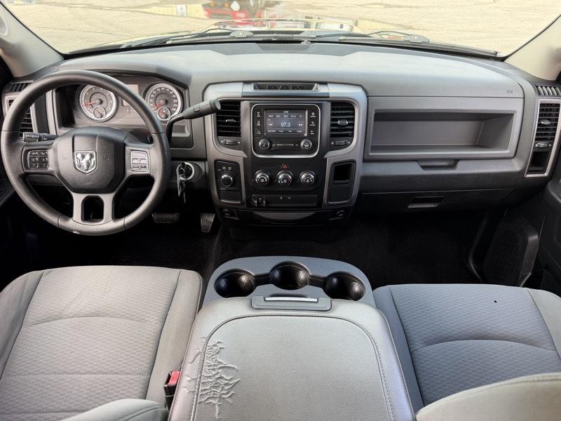 RAM 1500 Express 4x4 Crew Cab 5'7" Box 2014