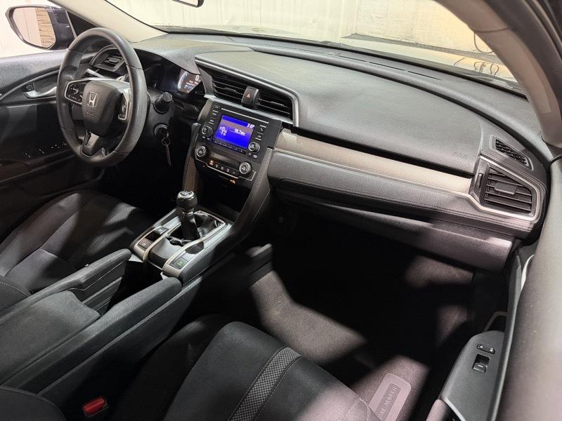 Honda Civic LX Sedan 6MT 2019