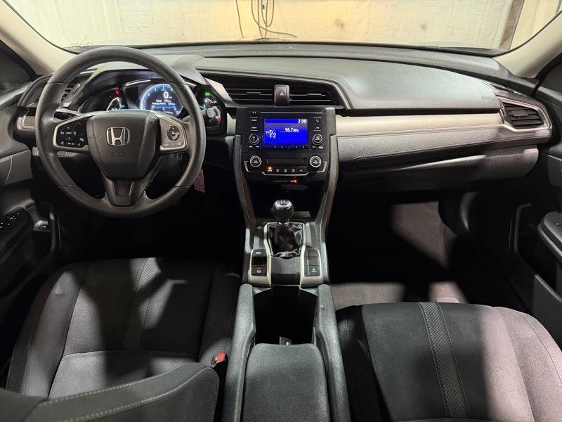 Honda Civic LX Sedan 6MT 2019