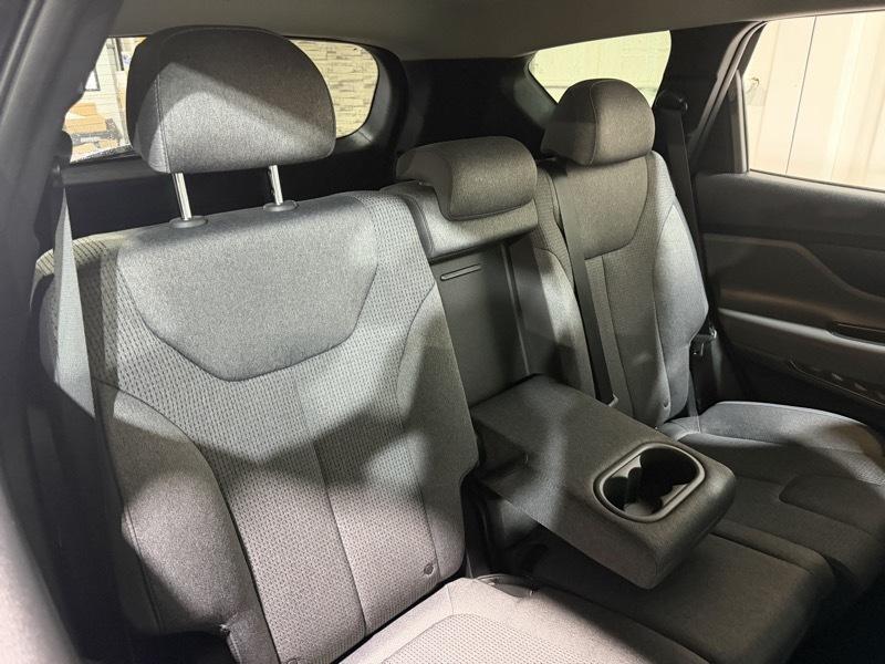 Hyundai Santa Fe SE 2023