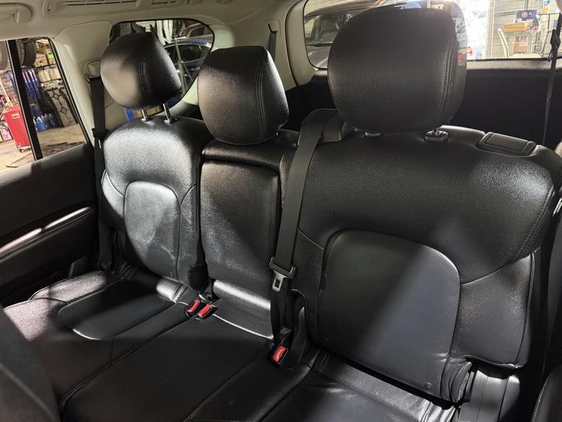 Nissan Armada Platinum AWD 2017