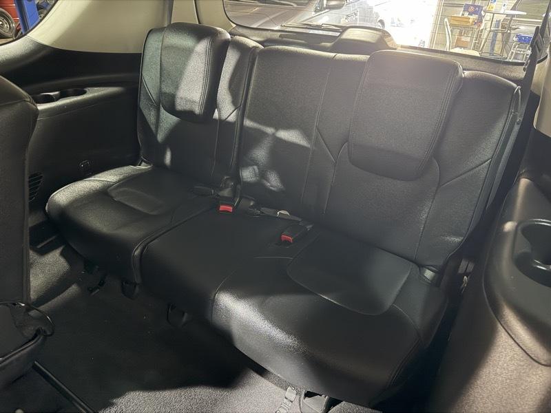 Nissan Armada Platinum AWD 2017