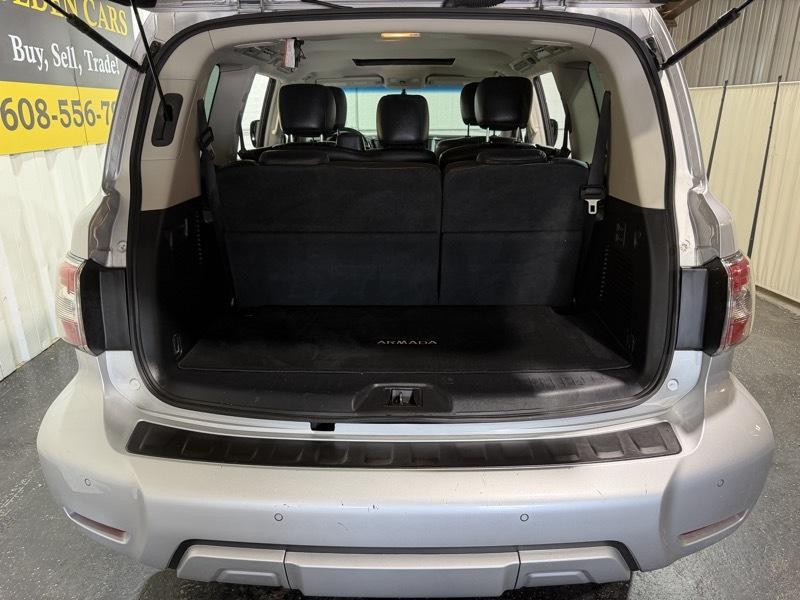 Nissan Armada Platinum AWD 2017