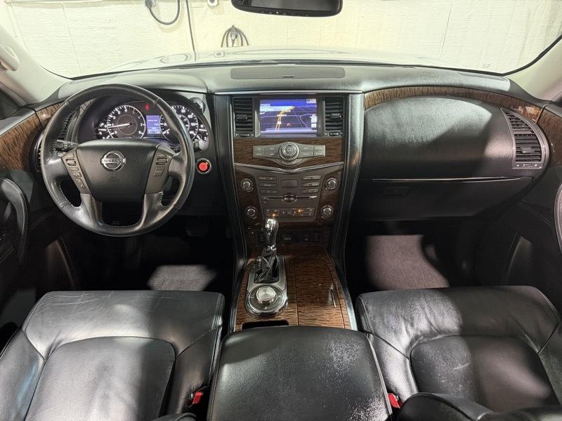 Nissan Armada Platinum AWD 2017