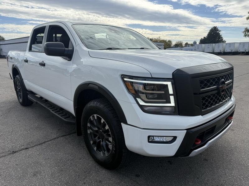 Nissan Titan Platinum Reserve Crew Cab 4WD 2024