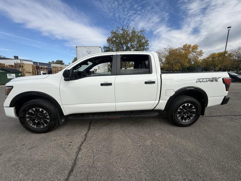 Nissan Titan Platinum Reserve Crew Cab 4WD 2024