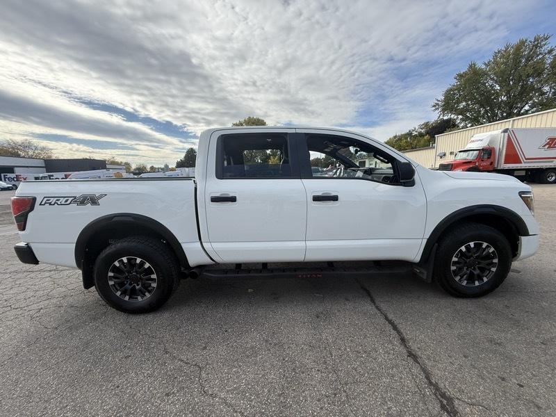 Nissan Titan Platinum Reserve Crew Cab 4WD 2024