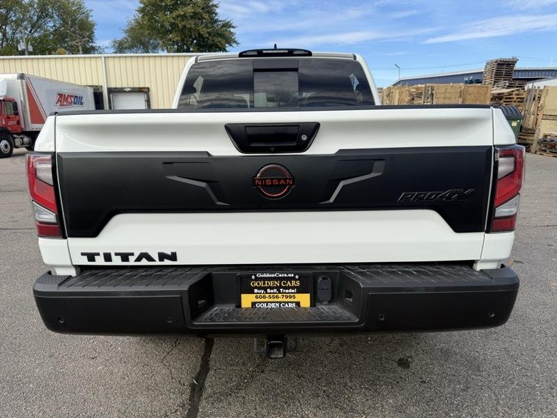 Nissan Titan Platinum Reserve Crew Cab 4WD 2024