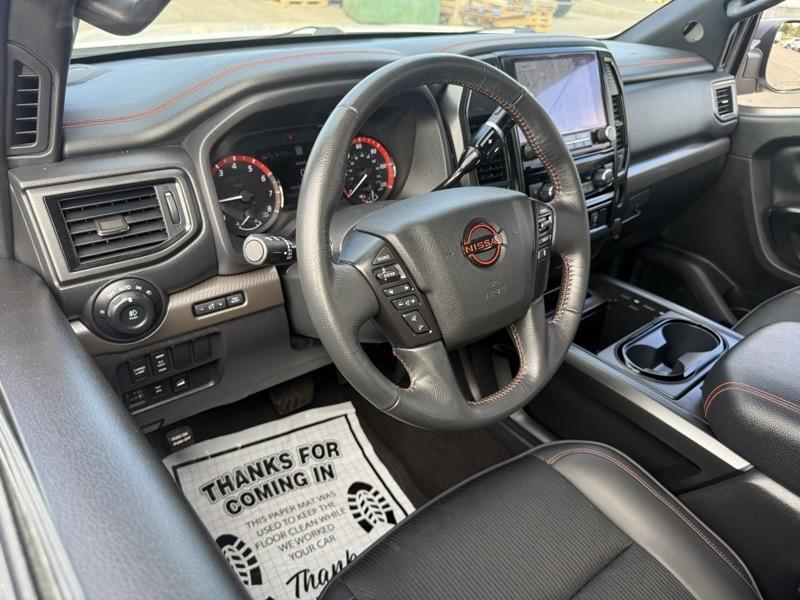 Nissan Titan Platinum Reserve Crew Cab 4WD 2024