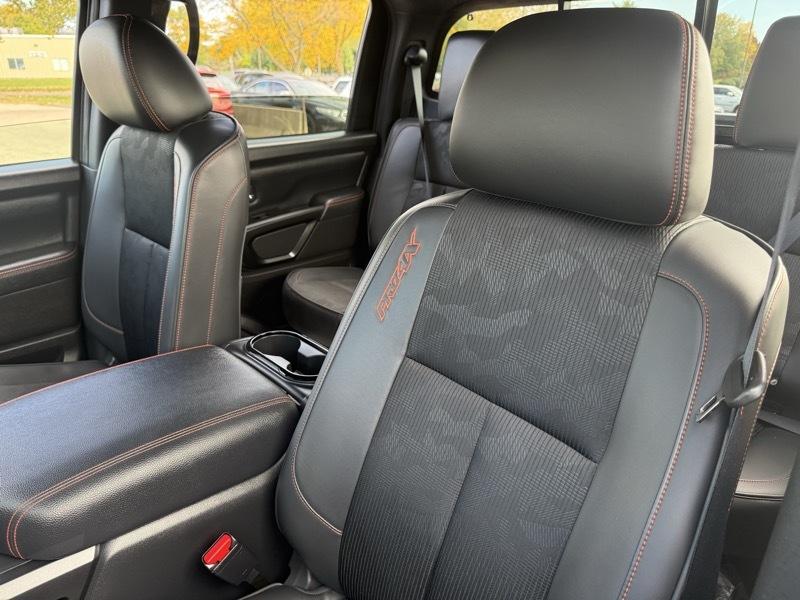 Nissan Titan Platinum Reserve Crew Cab 4WD 2024