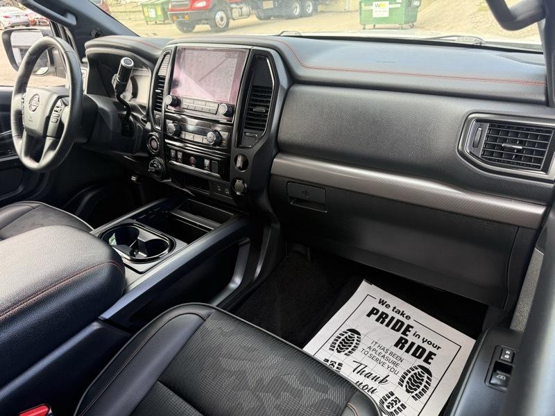 Nissan Titan Platinum Reserve Crew Cab 4WD 2024