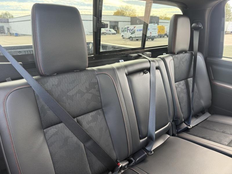 Nissan Titan Platinum Reserve Crew Cab 4WD 2024