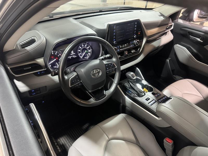 Toyota Highlander XLE Nav AWD V6 2020