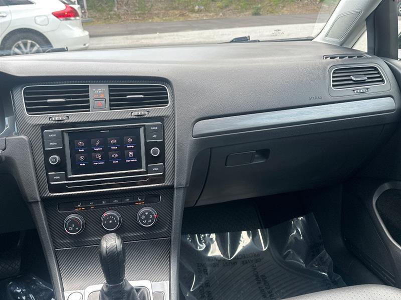 Volkswagen Golf TSI 8A 2021