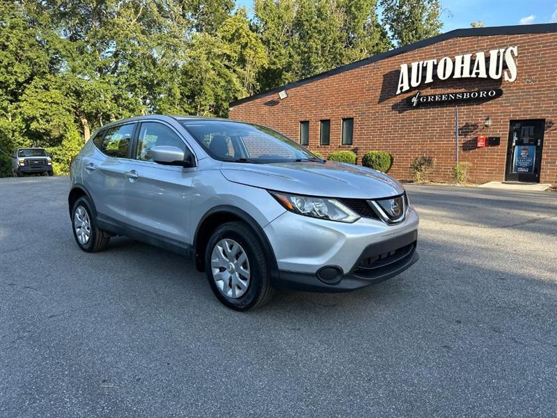 Nissan Rogue Sport S 2019