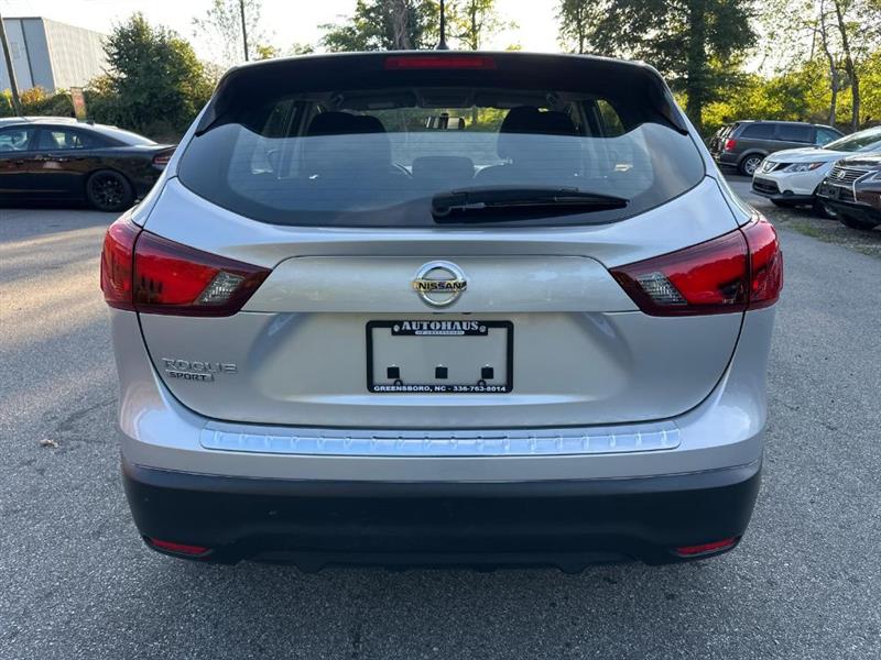 Nissan Rogue Sport S 2019