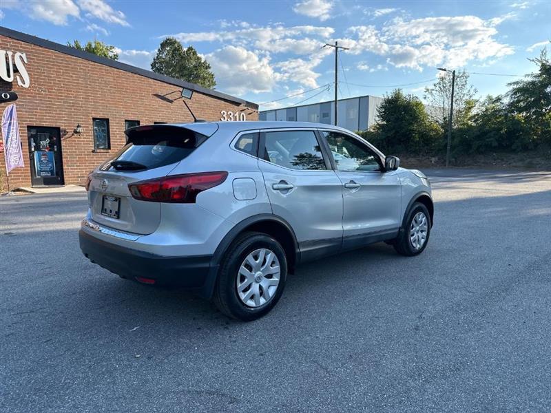 Nissan Rogue Sport S 2019