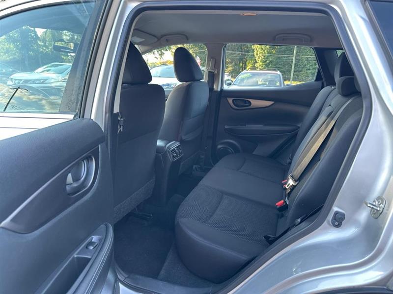 Nissan Rogue Sport S 2019