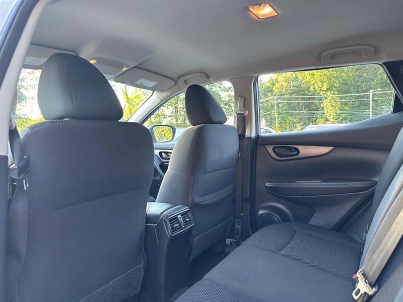 Nissan Rogue Sport S 2019