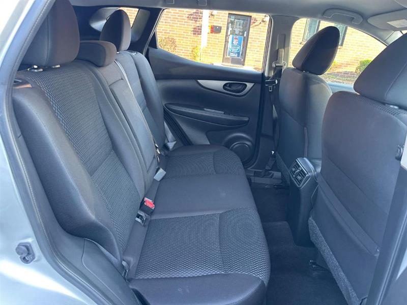 Nissan Rogue Sport S 2019