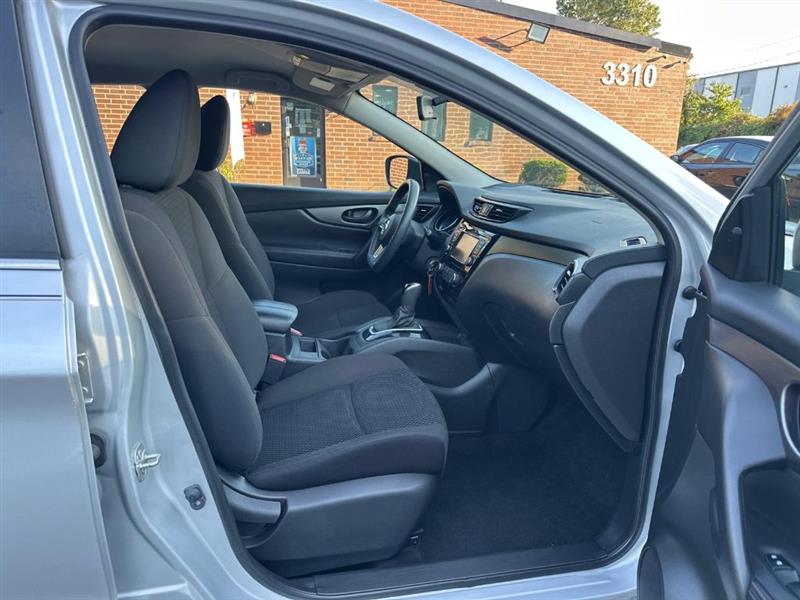 Nissan Rogue Sport S 2019