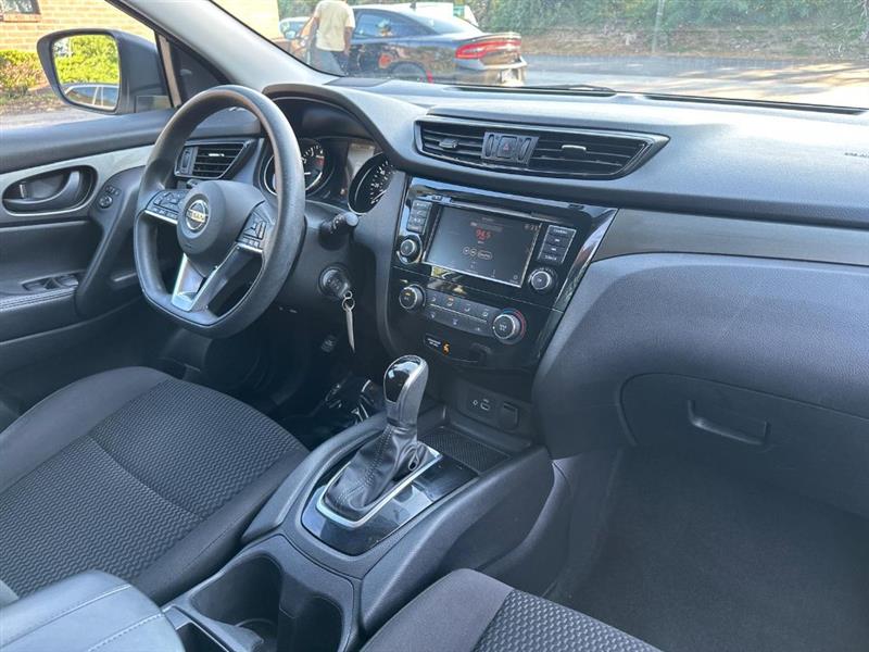 Nissan Rogue Sport S 2019