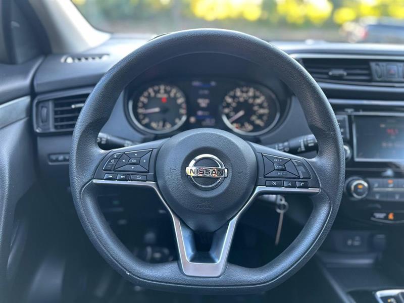 Nissan Rogue Sport S 2019