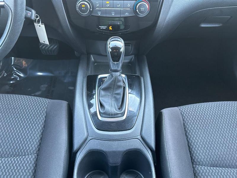 Nissan Rogue Sport S 2019