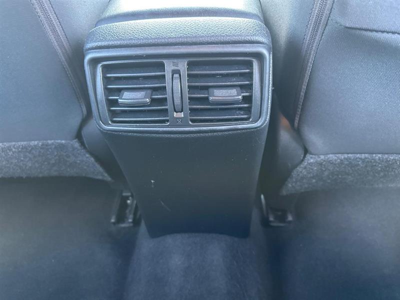 Nissan Rogue Sport S 2019