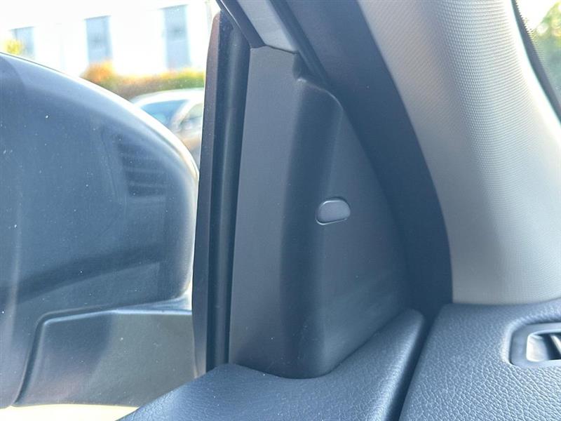 Nissan Rogue Sport S 2019