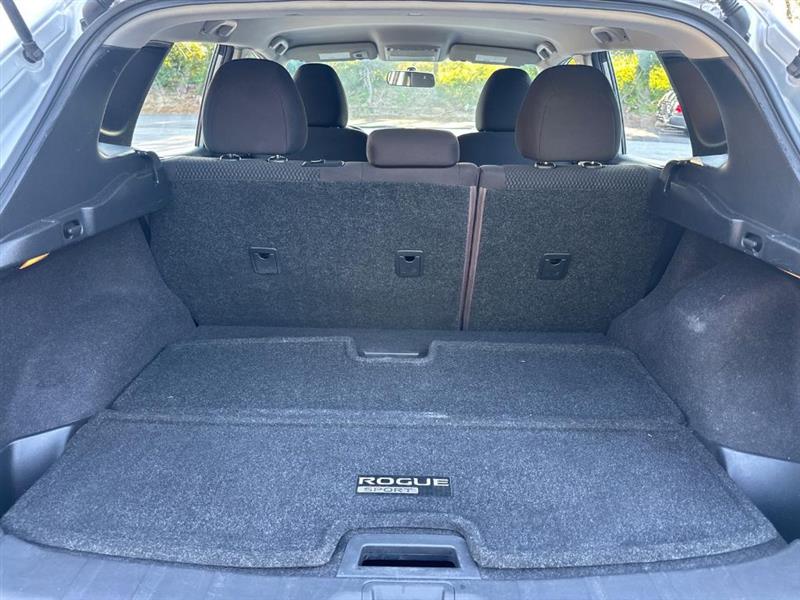 Nissan Rogue Sport S 2019