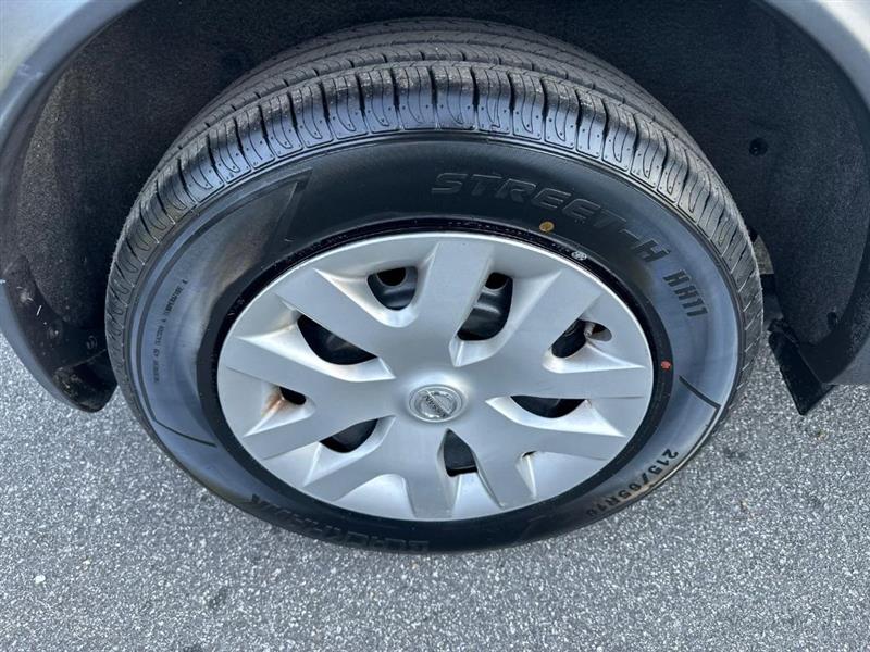 Nissan Rogue Sport S 2019