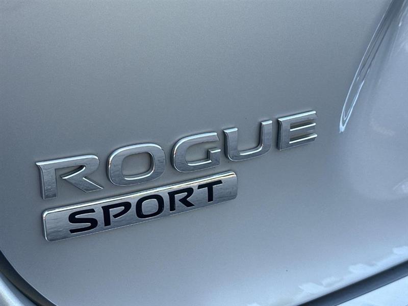 Nissan Rogue Sport S 2019