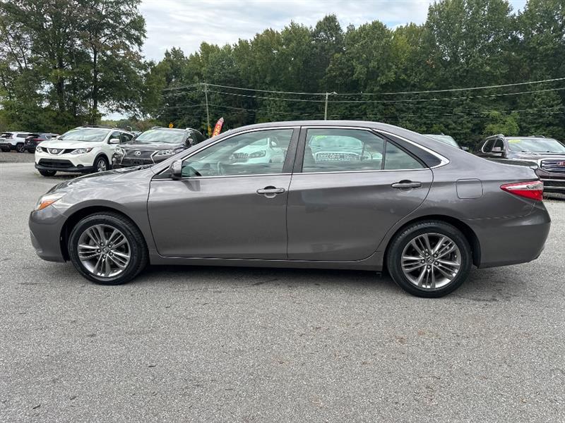 Toyota Camry SE 2017