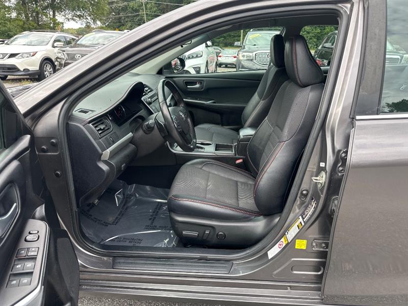 Toyota Camry SE 2017