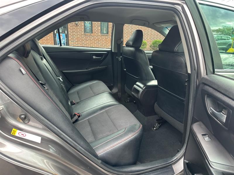 Toyota Camry SE 2017