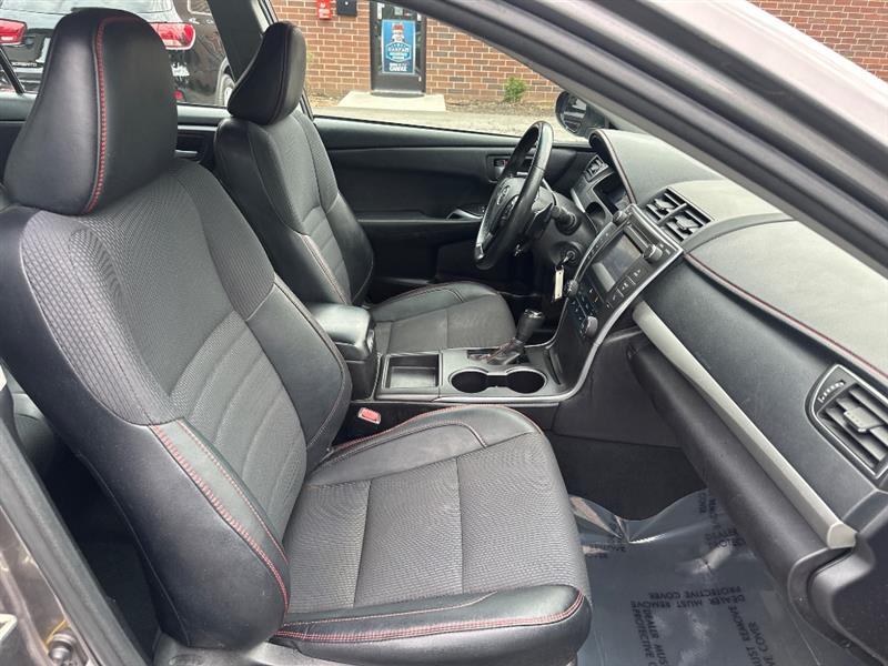 Toyota Camry SE 2017