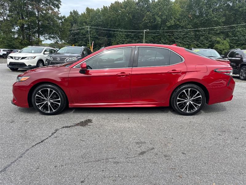Toyota Camry SE 2019
