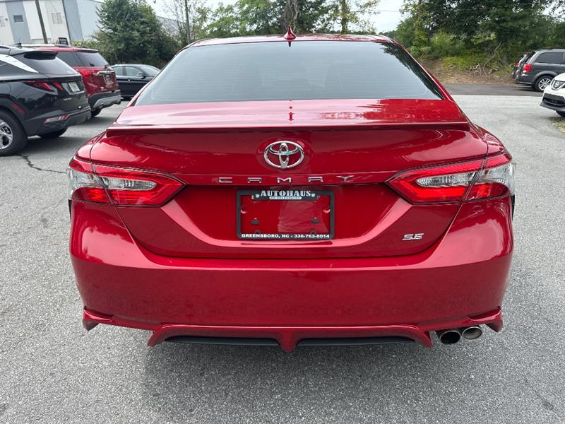 Toyota Camry SE 2019