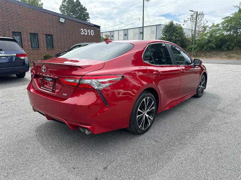 Toyota Camry SE 2019