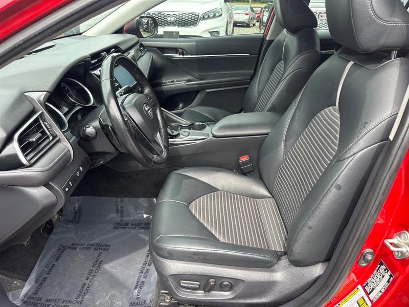 Toyota Camry SE 2019