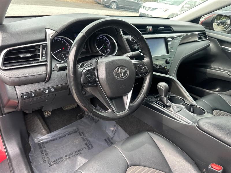 Toyota Camry SE 2019