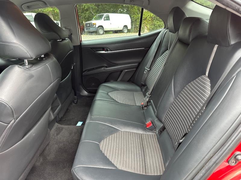 Toyota Camry SE 2019