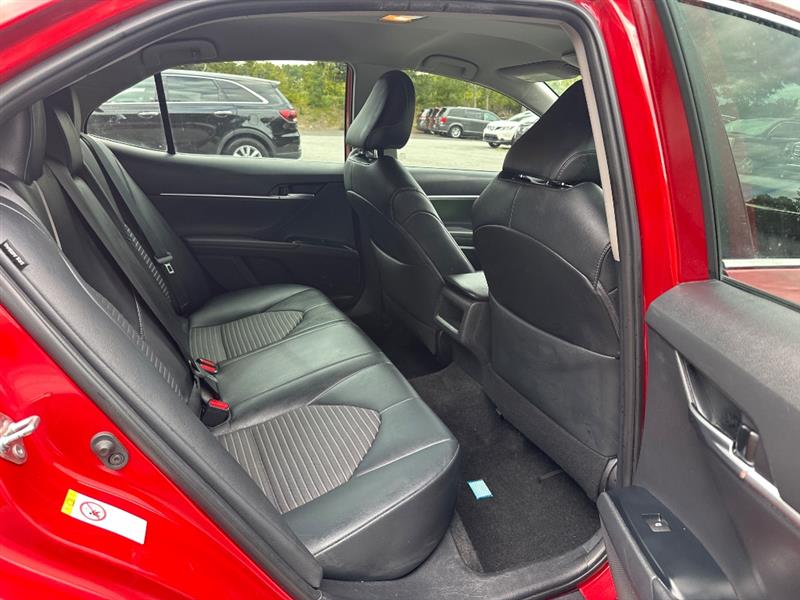 Toyota Camry SE 2019